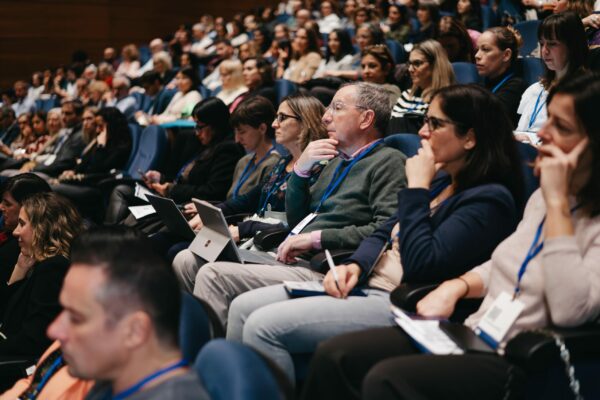 1.4 Asistentes (4)-min