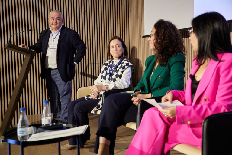 052042REGIC_DIA1__R2A8417-scaled