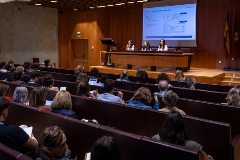 Jornadas REGIC sala 2 Taller gestion economicas finanzas 12